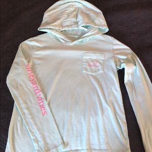 EUC Girls lightweight Vineyard Vines hooded tee